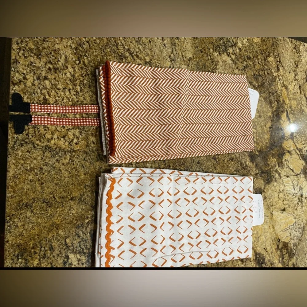 SIGRID OLSEN FOX FALL KITCHEN TOWEL BUNDLE - (2) Sets of 2 Brand new